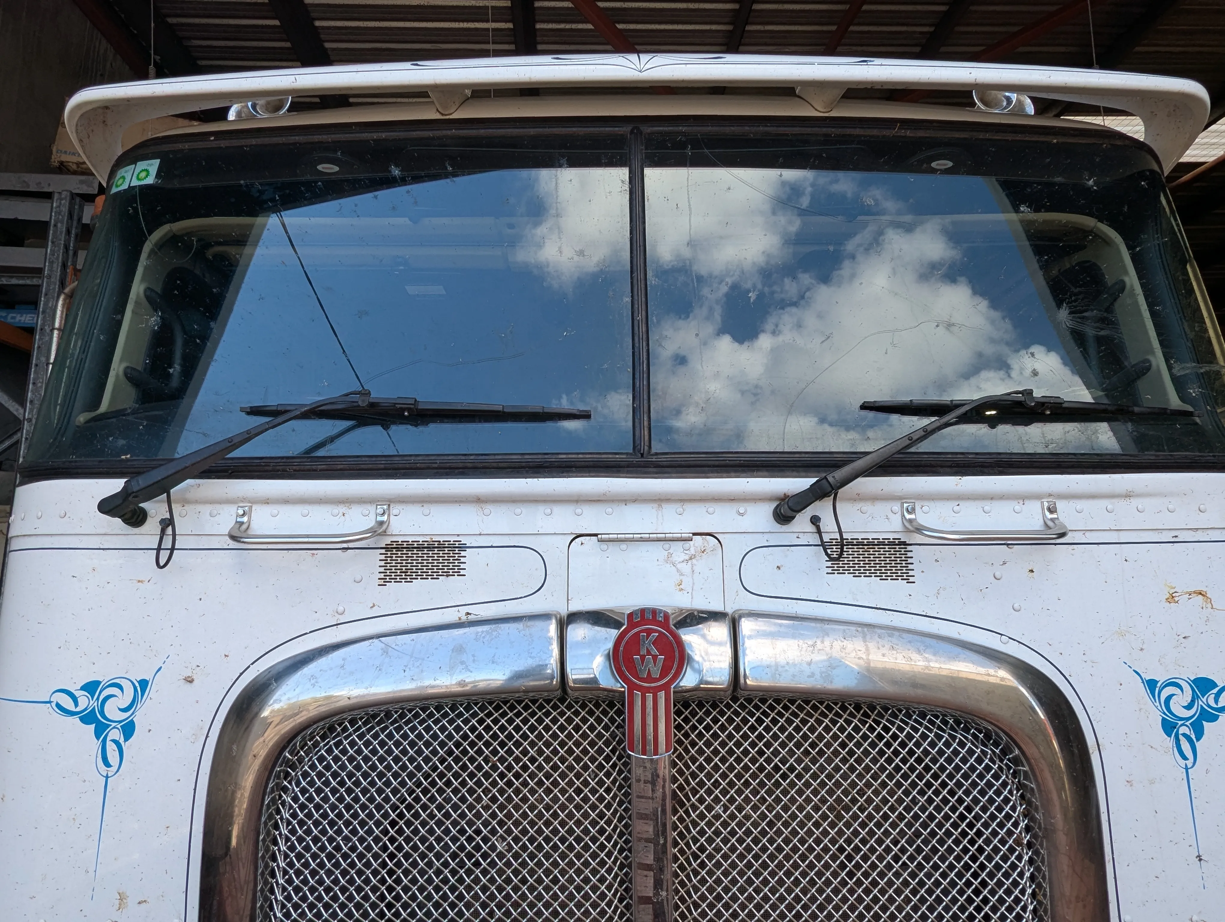 Volvo truck windscreen replacement — Local Auto Glass