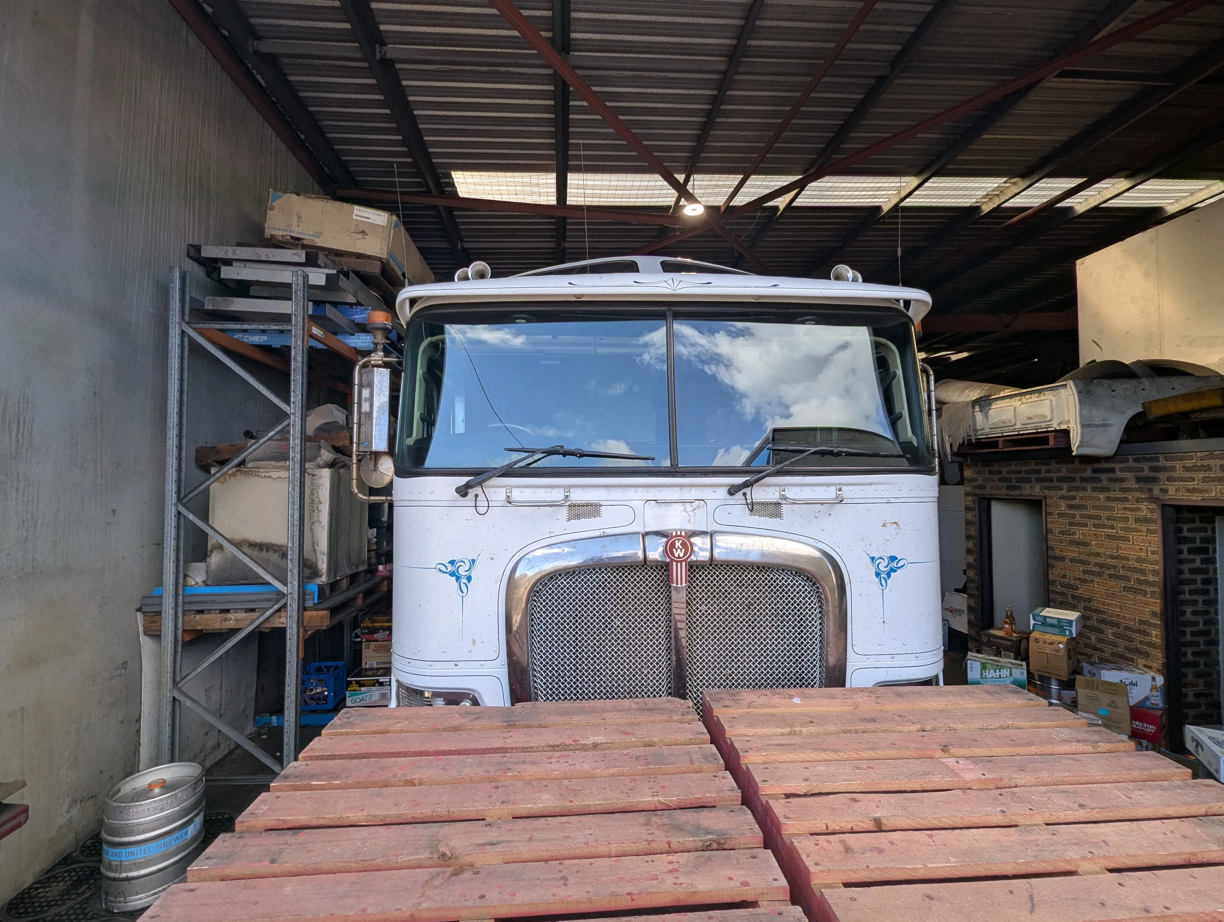 Volvo truck windscreen replacement