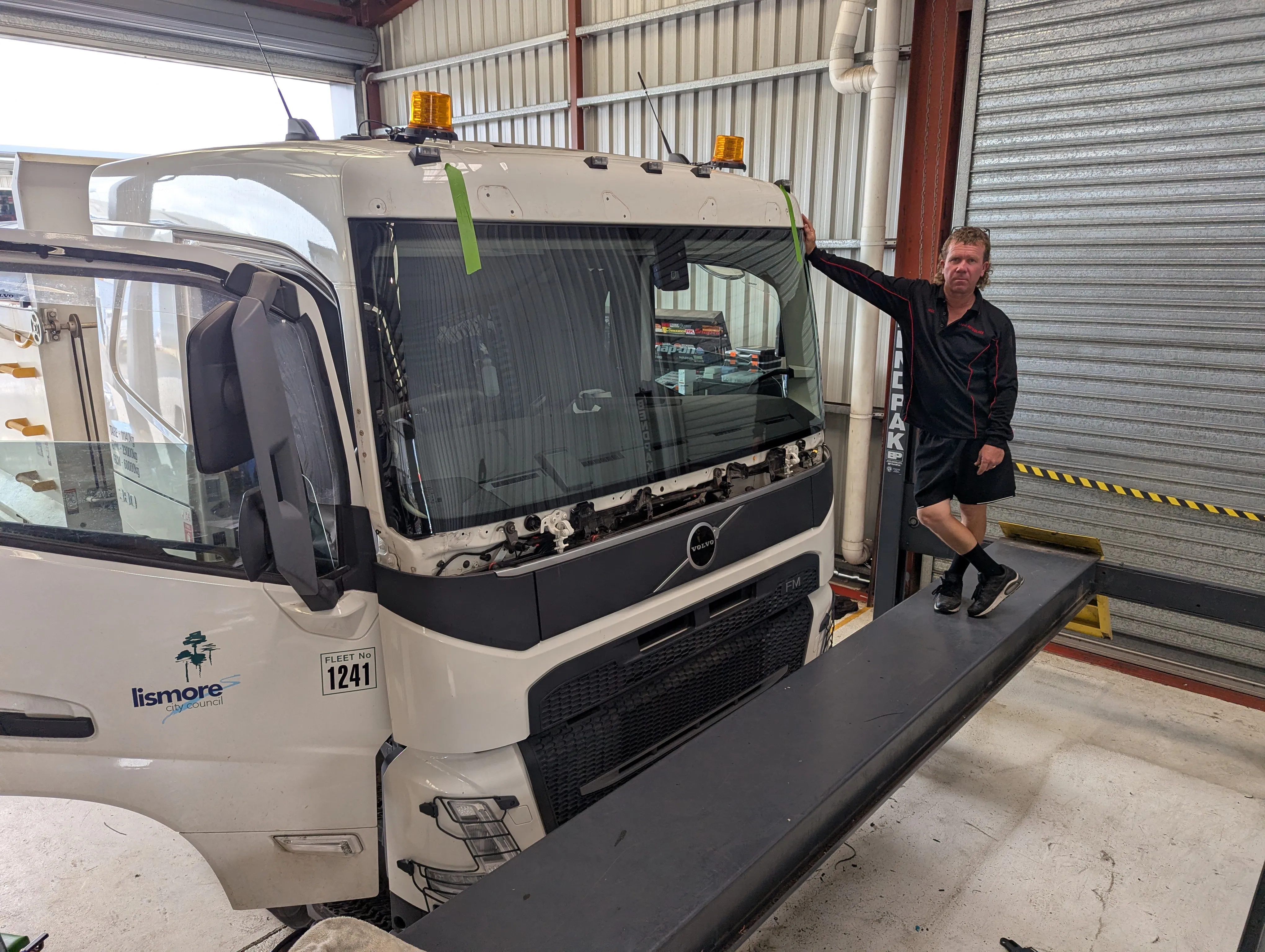 Kenworth truck windscreen replacement