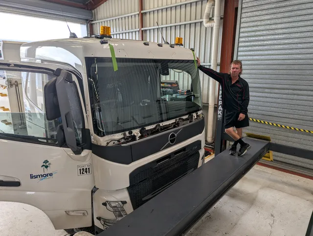 Local Auto Glass truck and heavy machinery windscreen replacement